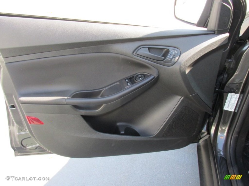 2015 Focus S Sedan - Magnetic Metallic / Charcoal Black photo #19