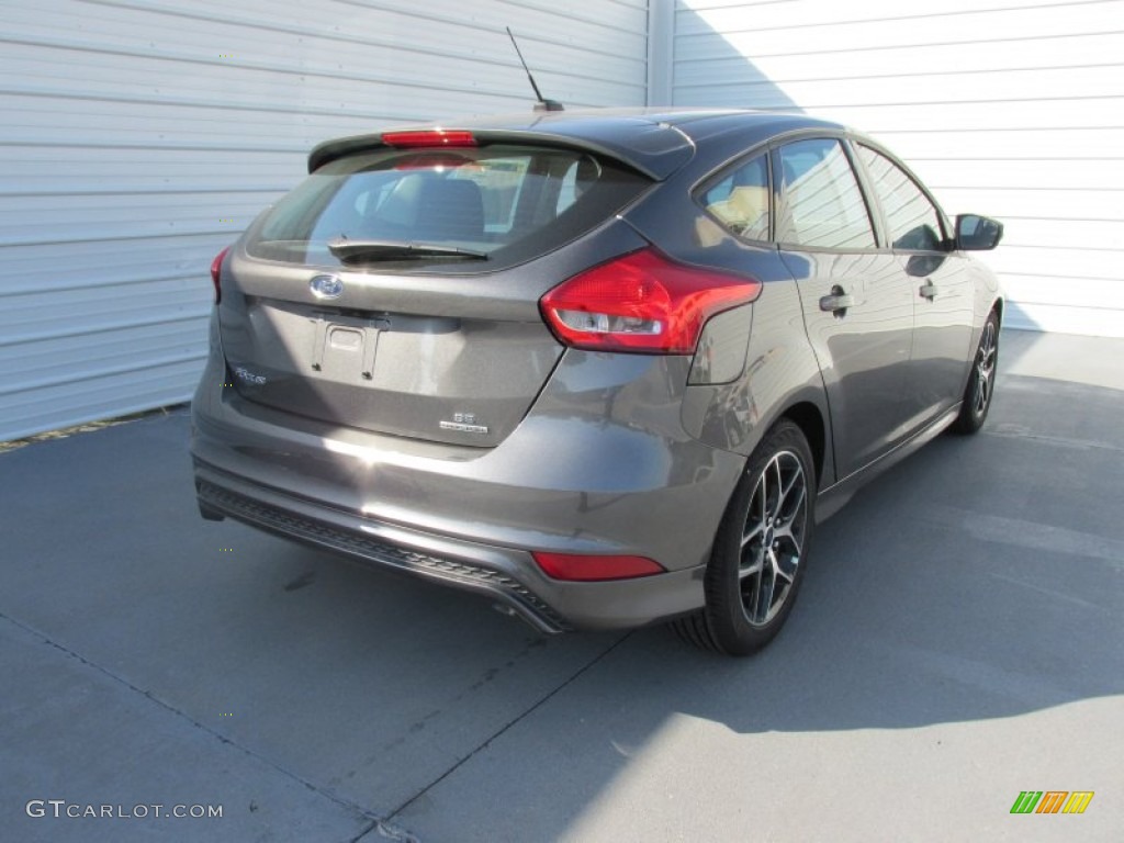 2015 Focus SE Hatchback - Magnetic Metallic / Charcoal Black photo #4