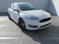 2015 Oxford White Ford Focus SE Hatchback  photo #2