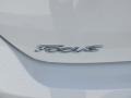 Oxford White - Focus SE Hatchback Photo No. 13