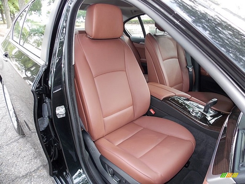 2013 BMW 5 Series 535i xDrive Sedan Front Seat Photos