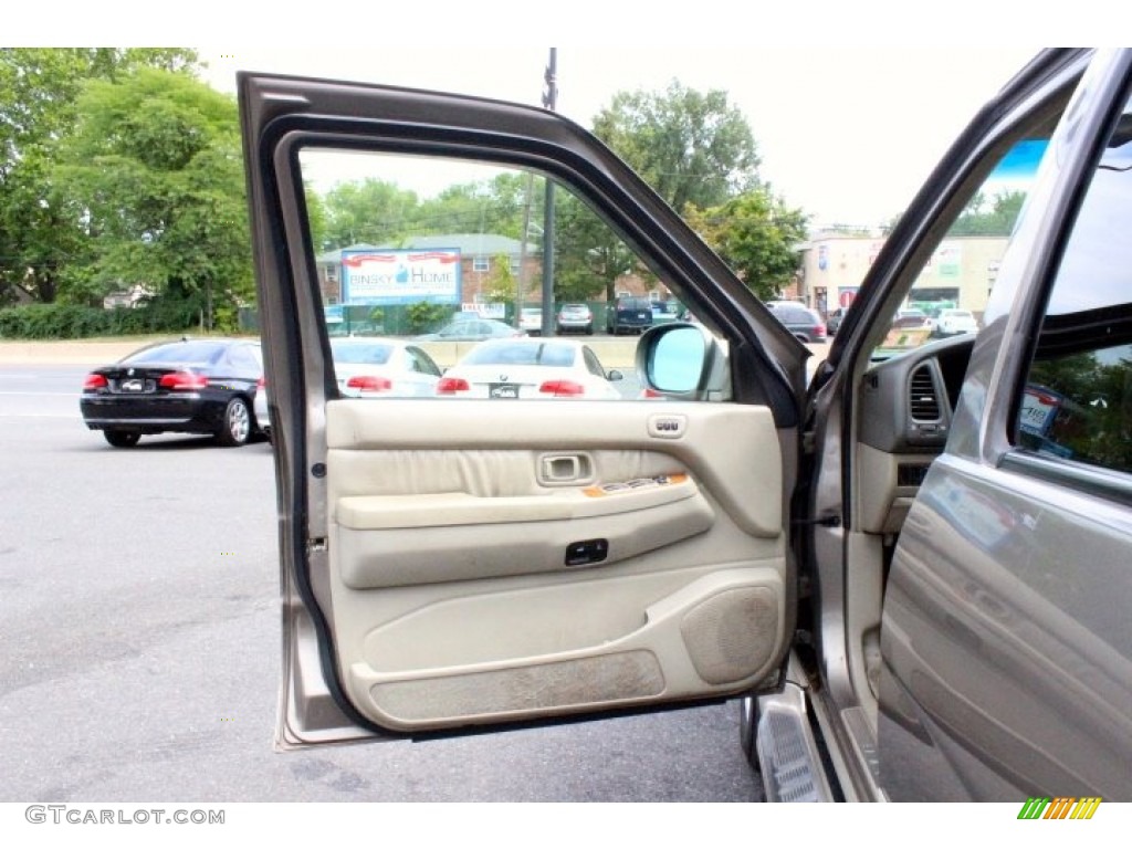 2002 QX4 4x4 - Golden Sand Metallic / Stone Beige photo #11