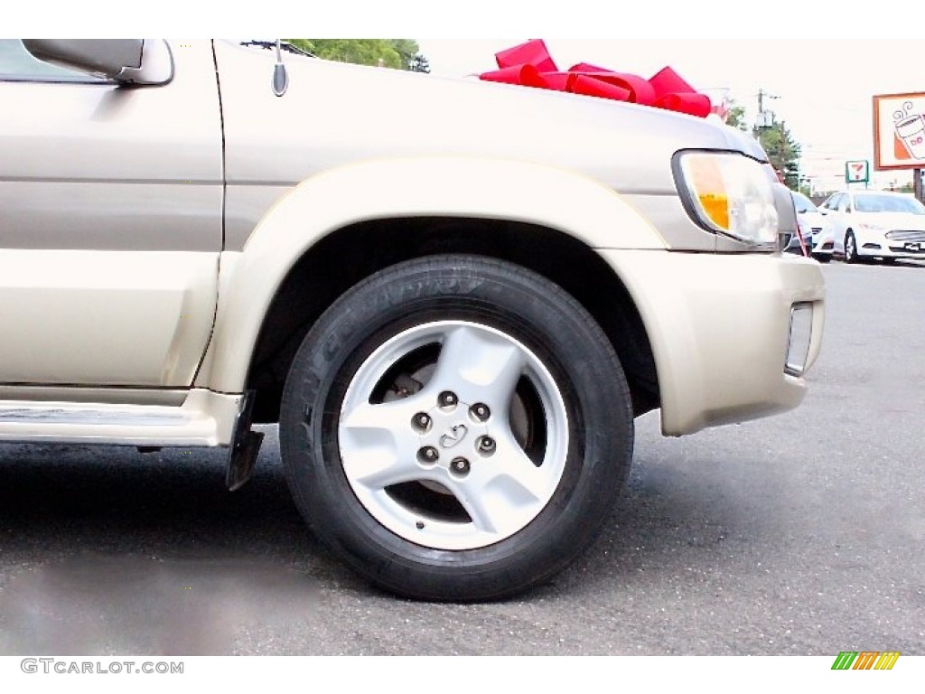 2002 QX4 4x4 - Golden Sand Metallic / Stone Beige photo #41