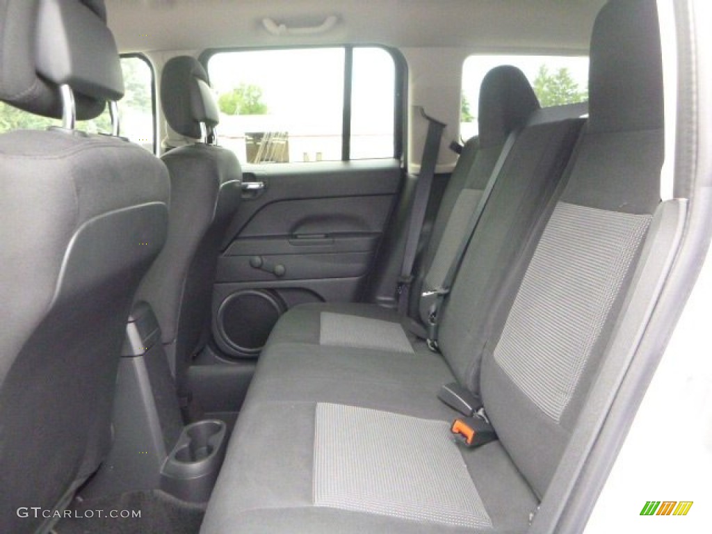 2016 Jeep Patriot Sport Rear Seat Photos