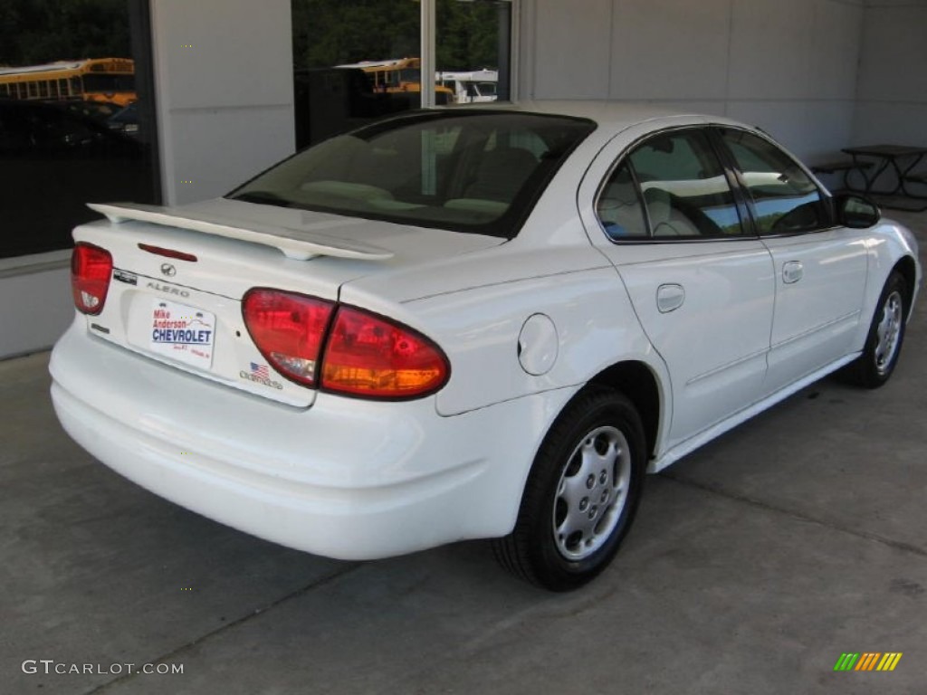 2003 Alero GL Sedan - Arctic White / Neutral photo #18