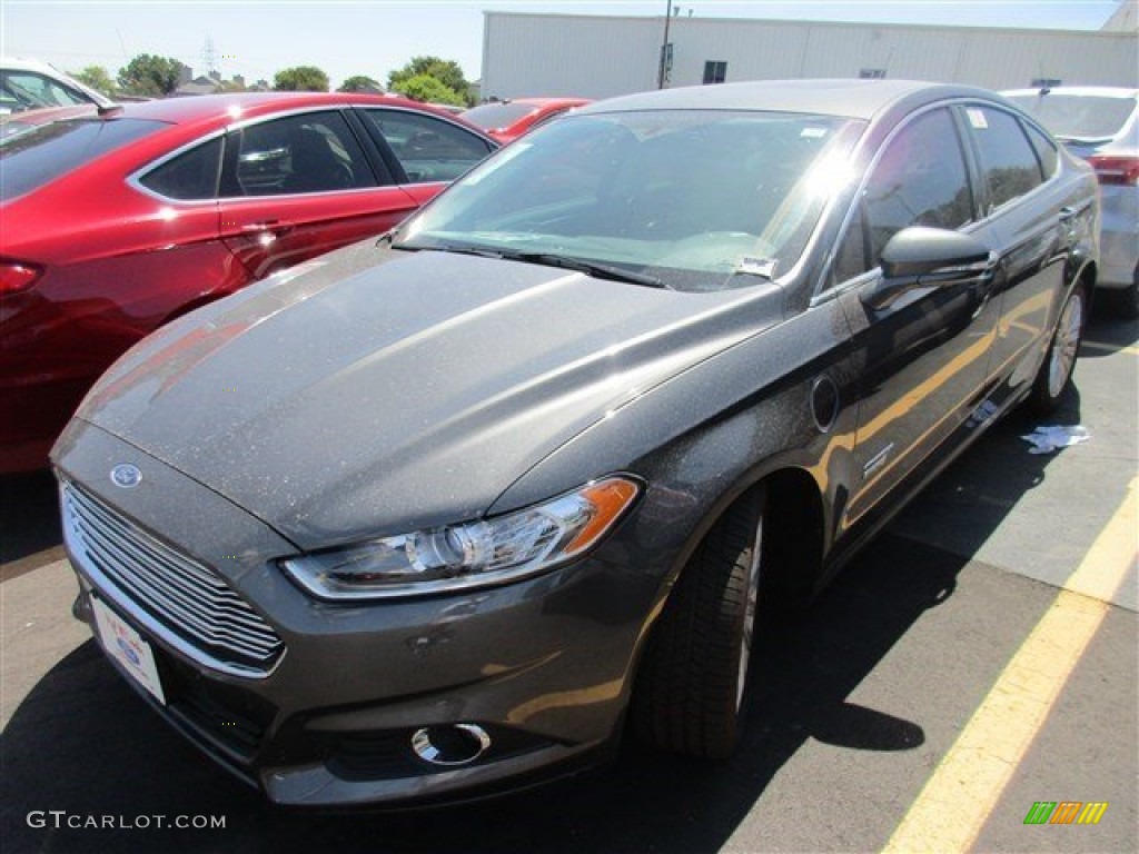 2016 Fusion Energi SE - Magnetic Metallic / Charcoal Black photo #2