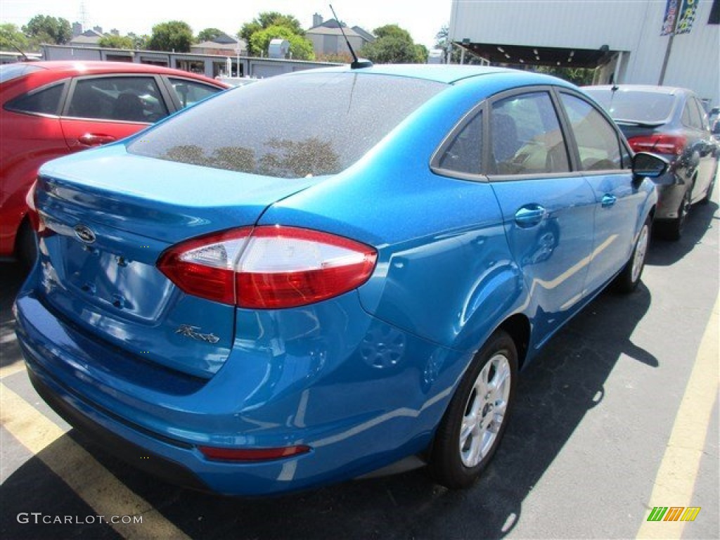 2015 Fiesta SE Sedan - Blue Candy Metallic / Medium Light Stone photo #7