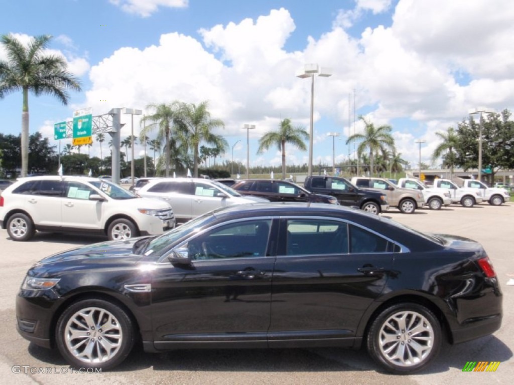 2015 Taurus Limited - Tuxedo Black Metallic / Charcoal Black photo #12