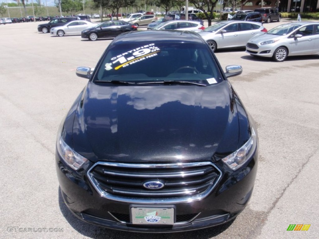 2015 Taurus Limited - Tuxedo Black Metallic / Charcoal Black photo #16