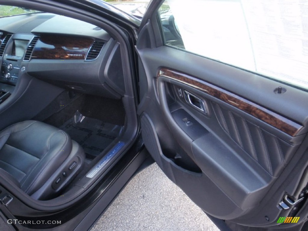 2015 Taurus Limited - Tuxedo Black Metallic / Charcoal Black photo #20