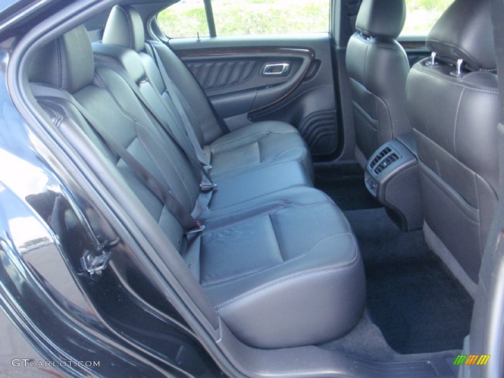 2015 Taurus Limited - Tuxedo Black Metallic / Charcoal Black photo #23