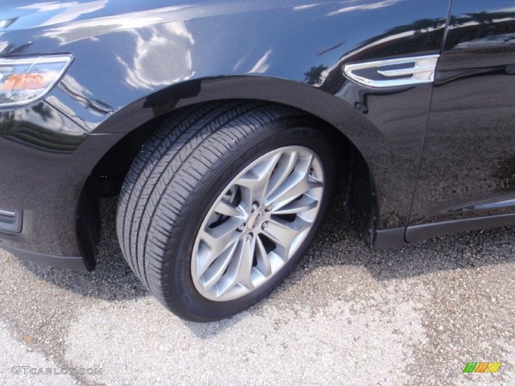 2015 Taurus Limited - Tuxedo Black Metallic / Charcoal Black photo #30