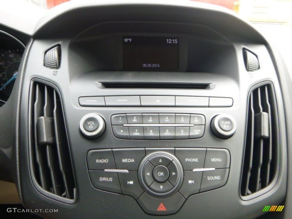 2015 Focus SE Sedan - Ruby Red Metallic / Medium Light Stone photo #11