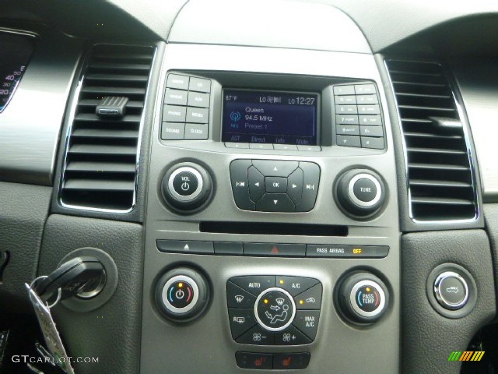 2015 Taurus SEL - Ingot Silver Metallic / Charcoal Black photo #13