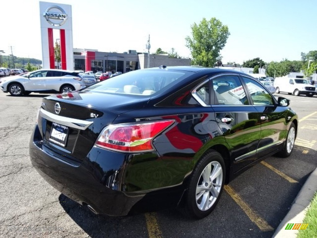 2015 Altima 2.5 SV - Super Black / Beige photo #5