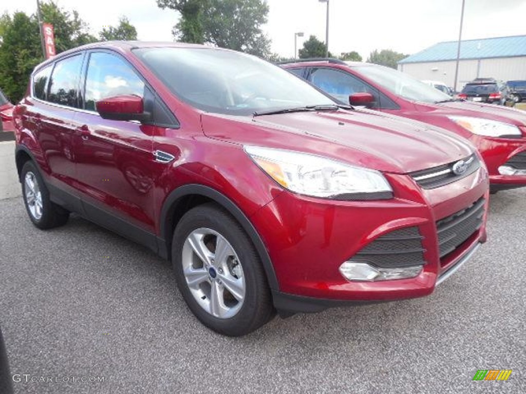 2015 Escape SE 4WD - Ruby Red Metallic / Charcoal Black photo #3