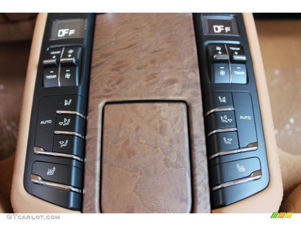 2016 Porsche Panamera Standard Panamera Model Controls Photo #106321934