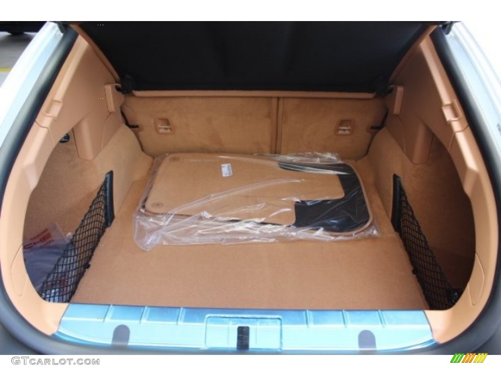 2016 Porsche Panamera Standard Panamera Model Trunk Photos