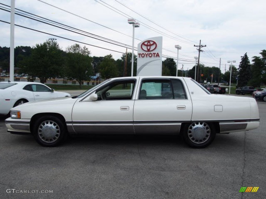 1996 DeVille Sedan - White / Neutral Shale photo #2