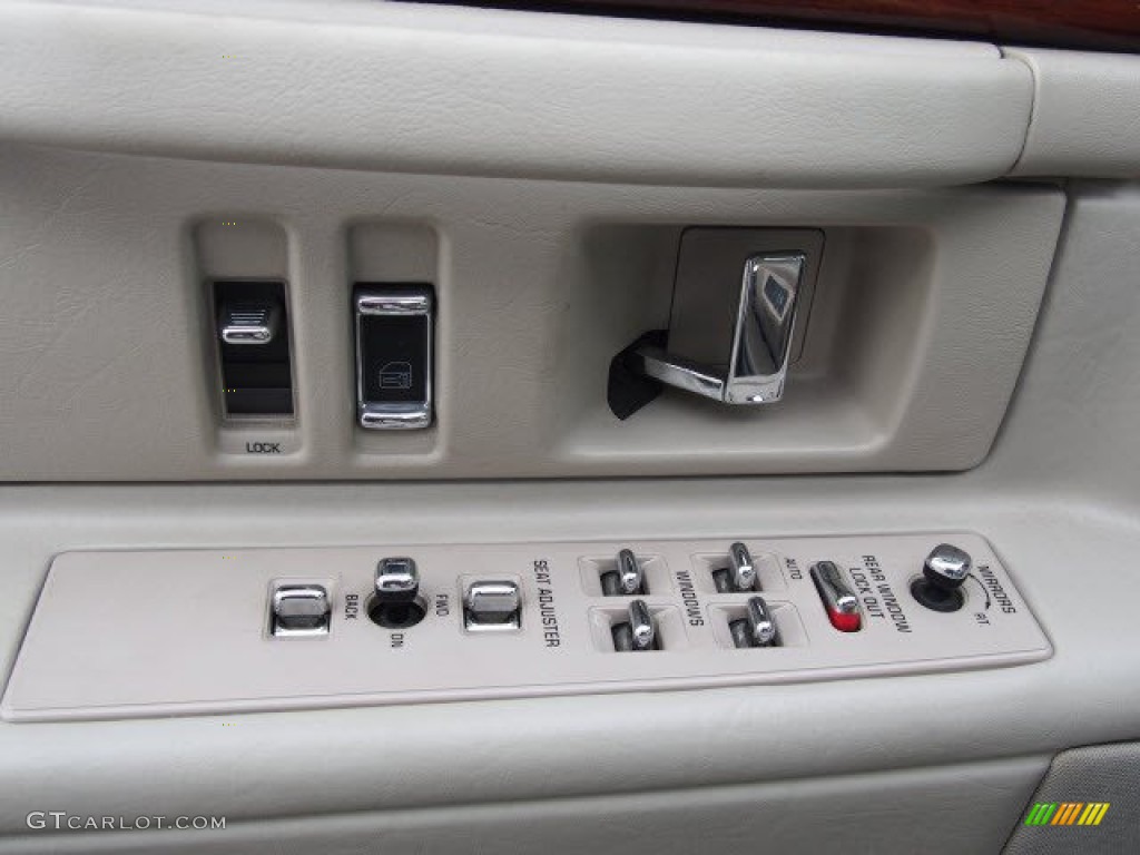 1996 DeVille Sedan - White / Neutral Shale photo #9