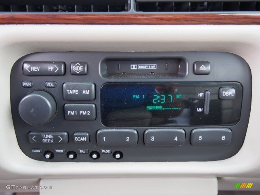 1996 DeVille Sedan - White / Neutral Shale photo #11