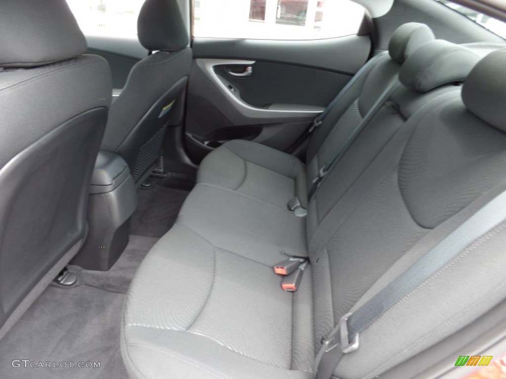 2015 Elantra SE Sedan - Geranium Red / Black photo #12