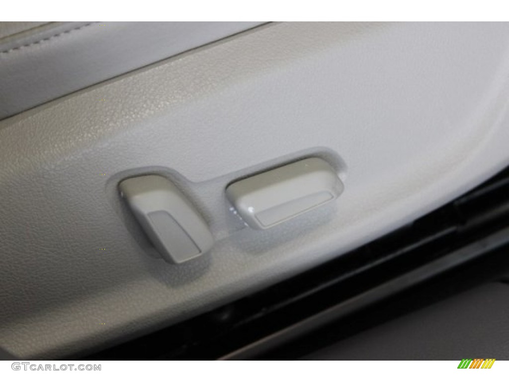 2012 A4 2.0T Sedan - Ice Silver Metallic / Light Gray photo #39