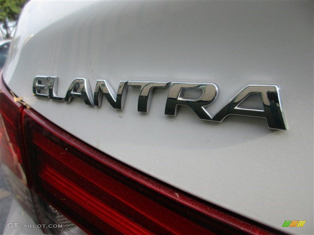 2016 Elantra Limited - White / Black photo #6