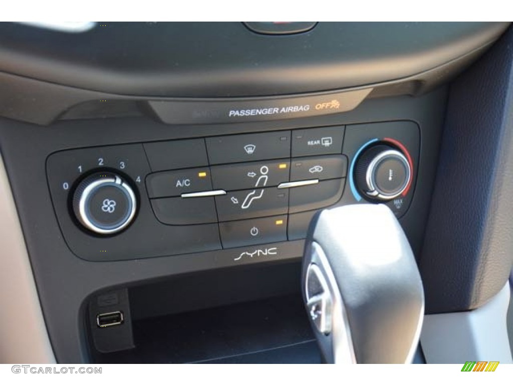 2015 Focus SE Hatchback - Magnetic Metallic / Charcoal Black photo #24