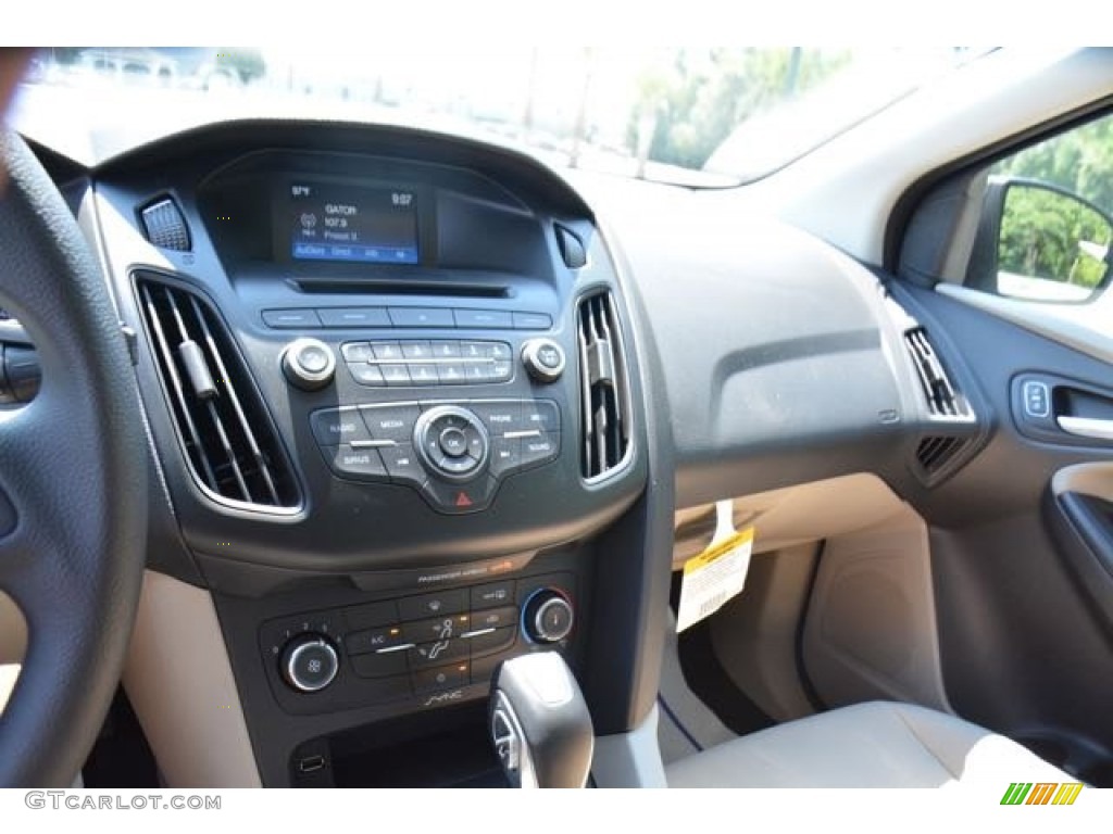2015 Focus SE Hatchback - Magnetic Metallic / Charcoal Black photo #25