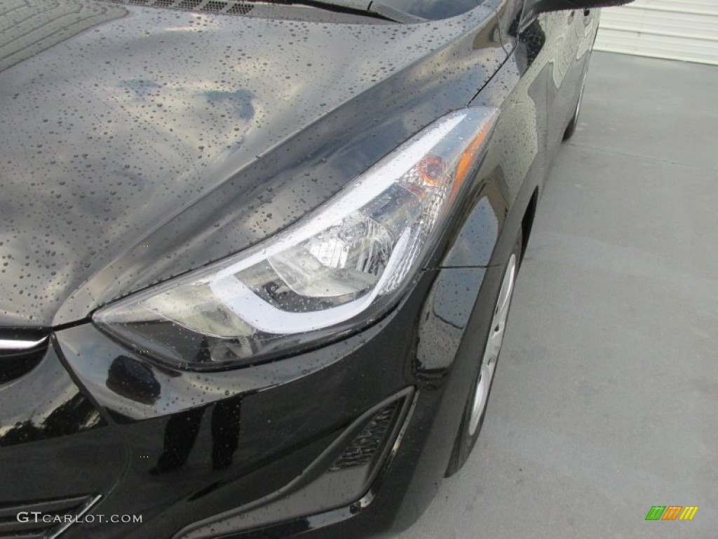 2016 Elantra SE - Phantom Black / Gray photo #9