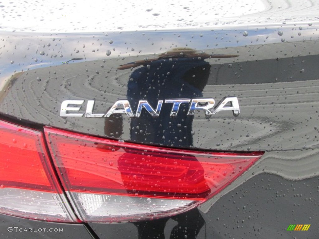 2016 Elantra SE - Phantom Black / Gray photo #14