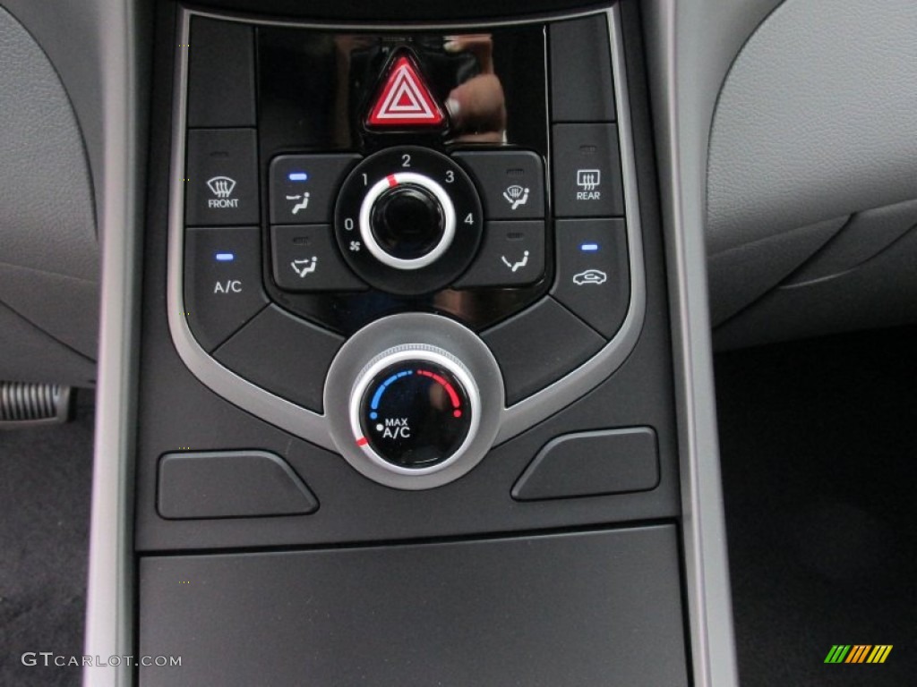 2016 Elantra SE - Phantom Black / Gray photo #26