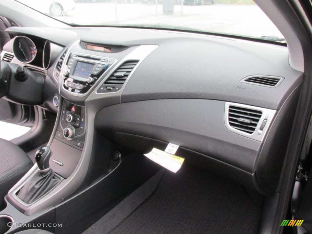 2016 Elantra Value Edition - Phantom Black / Black photo #16