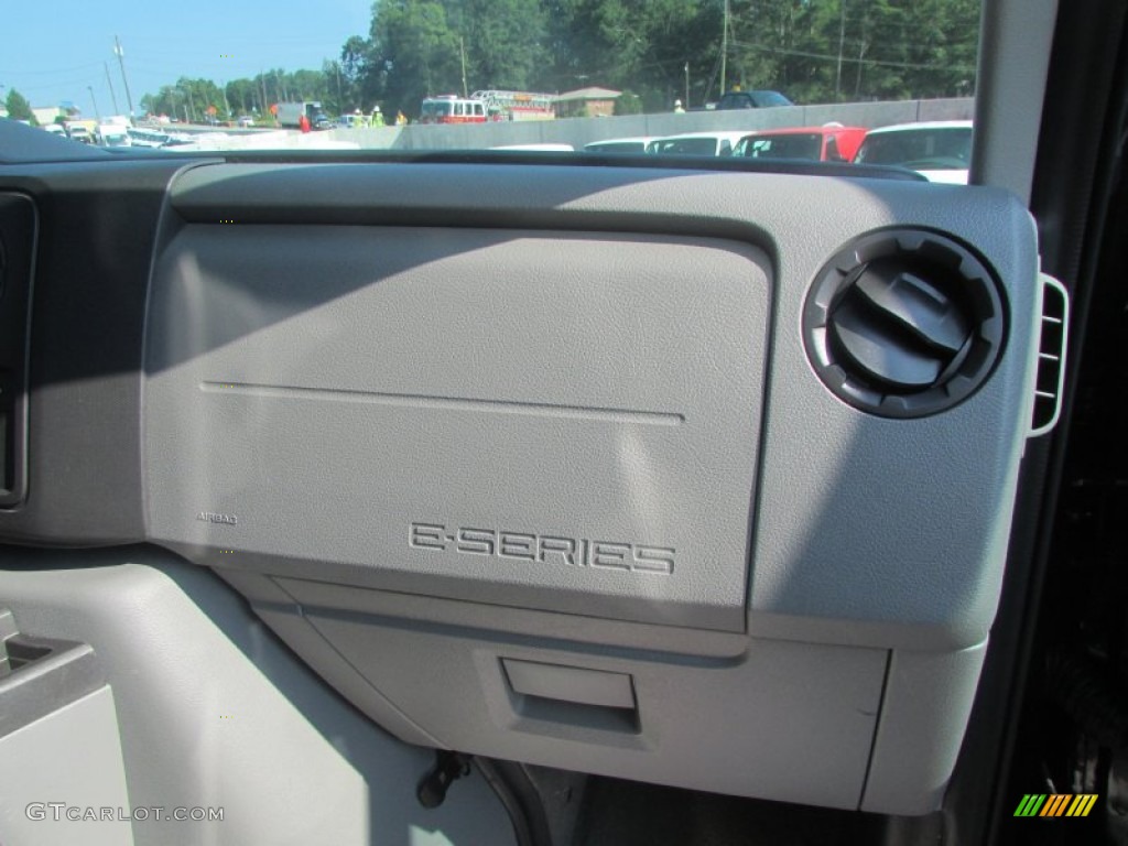 2013 E Series Van E350 XLT Extended Passenger - Dark Blue Pearl / Medium Flint photo #31
