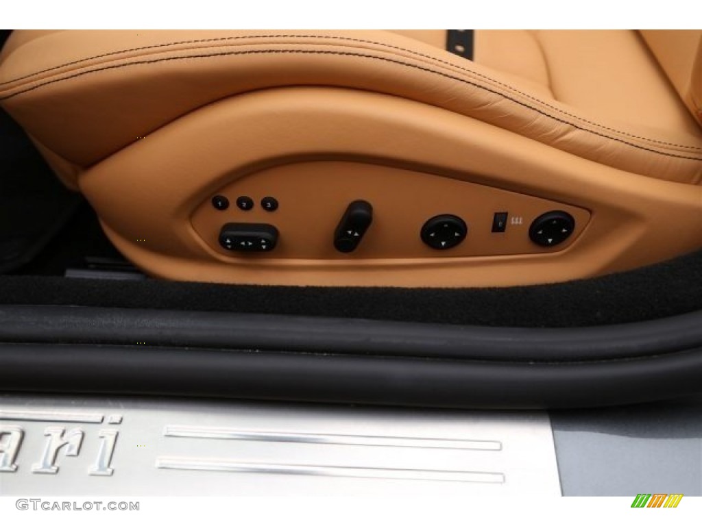 2010 Ferrari California Standard California Model Controls Photos