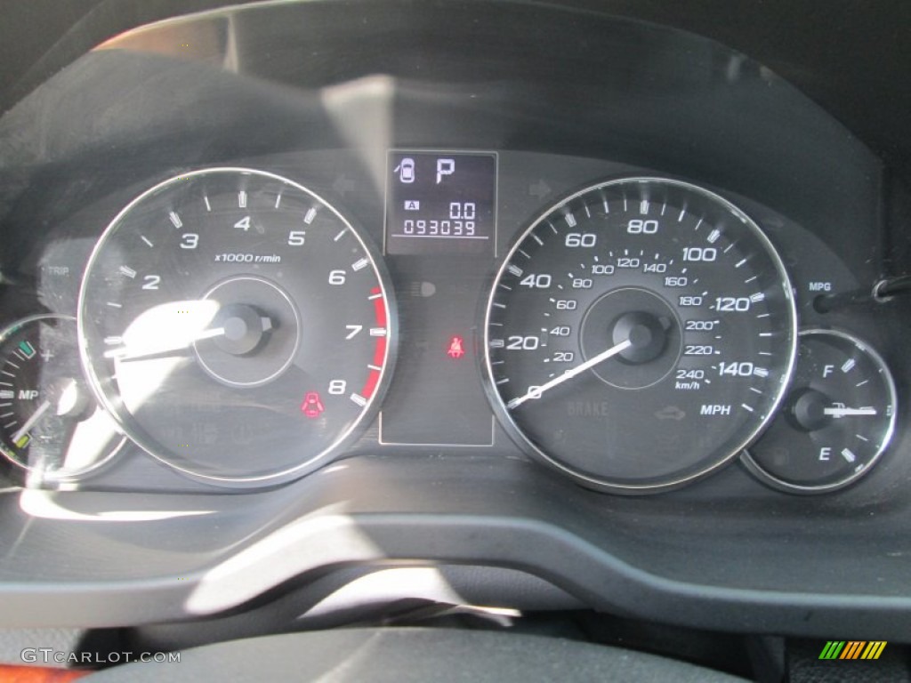 2011 Outback 2.5i Limited Wagon - Cypress Green Pearl / Warm Ivory photo #27