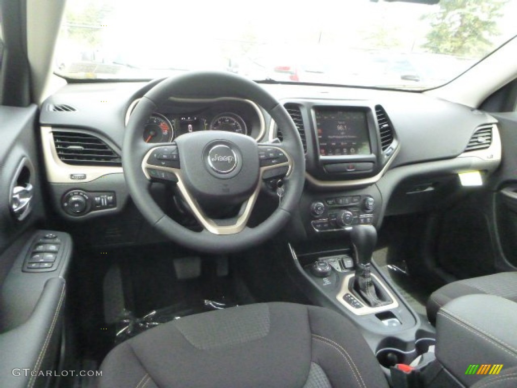 Black Interior 2016 Jeep Cherokee Latitude 4x4 Photo #106364291