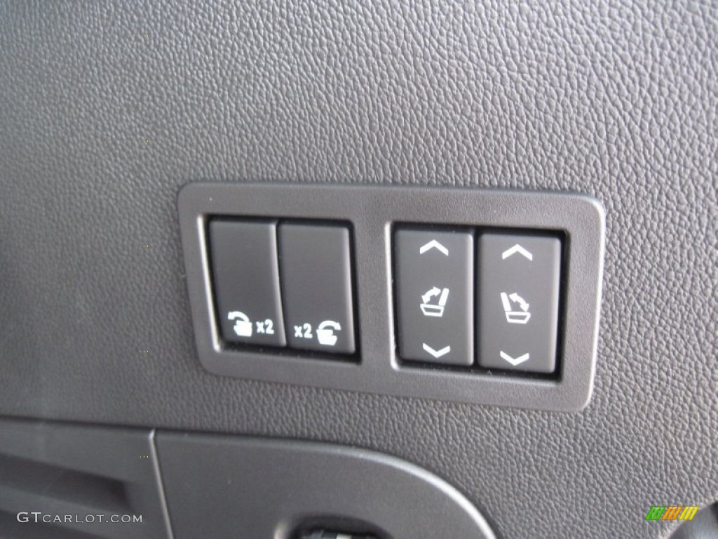 2016 Chevrolet Tahoe LTZ 4WD Controls Photo #106365140
