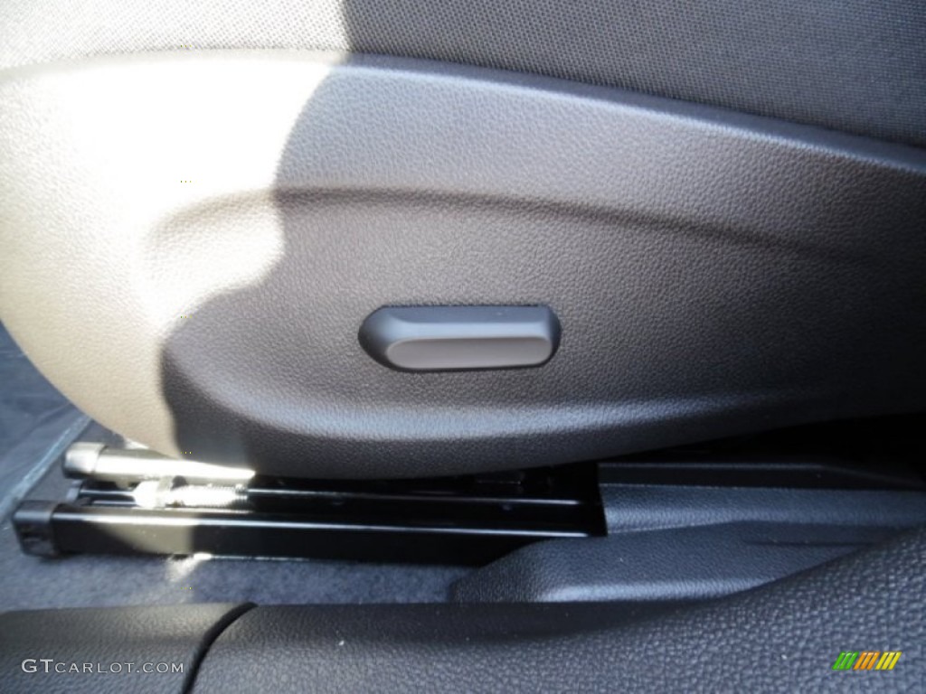 2016 Cruze Limited LT - Silver Ice Metallic / Jet Black photo #16