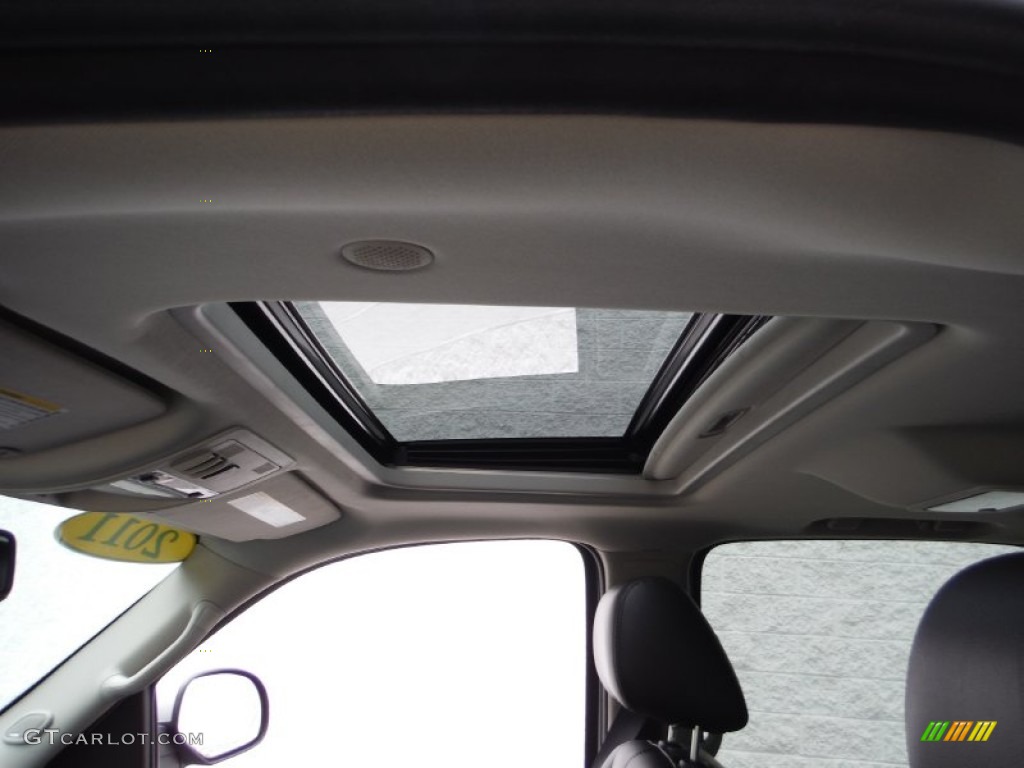 2011 Suburban LT 4x4 - Sheer Silver Metallic / Ebony photo #16