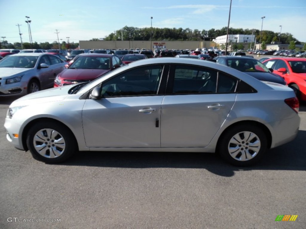 2016 Cruze Limited LS - Silver Ice Metallic / Jet Black/Medium Titanium photo #9