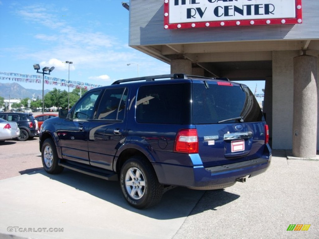 2010 Expedition XLT 4x4 - Dark Blue Pearl Metallic / Camel photo #3