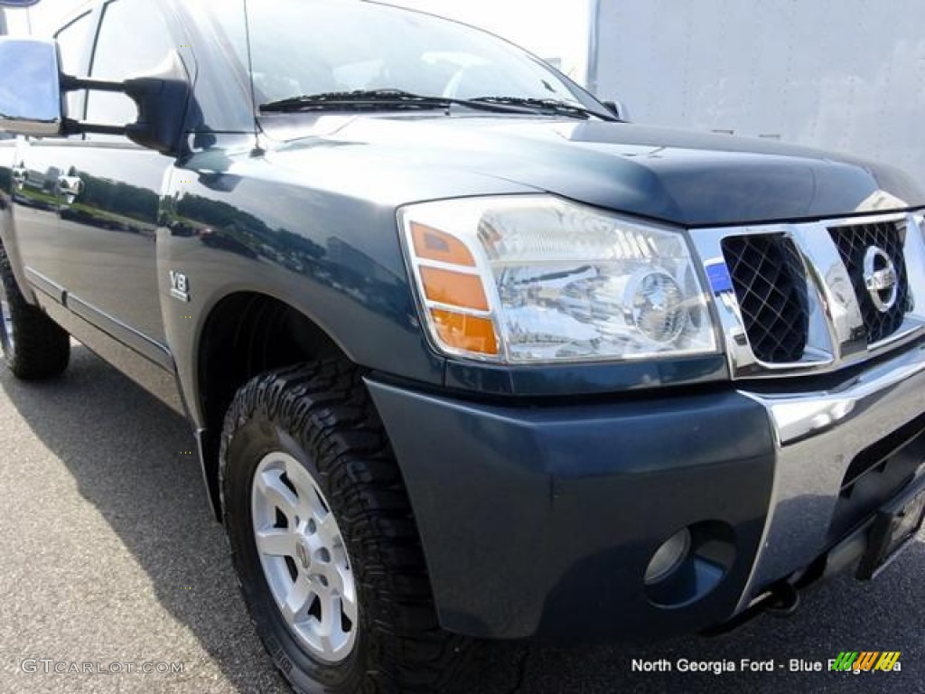 2004 Titan SE Crew Cab 4x4 - Deep Water Blue/Green / Graphite/Titanium photo #35