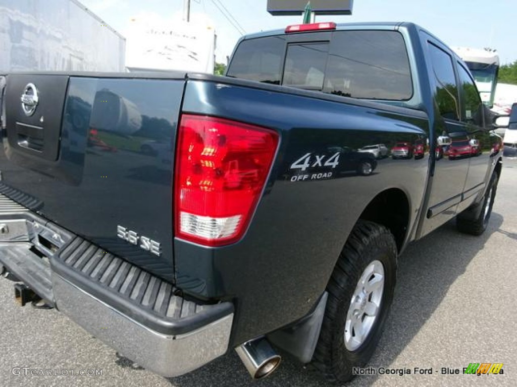 2004 Titan SE Crew Cab 4x4 - Deep Water Blue/Green / Graphite/Titanium photo #36