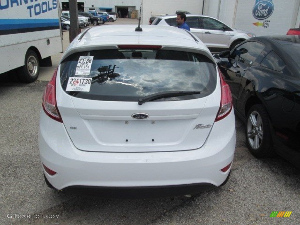2015 Fiesta SE Hatchback - Oxford White / Charcoal Black photo #6