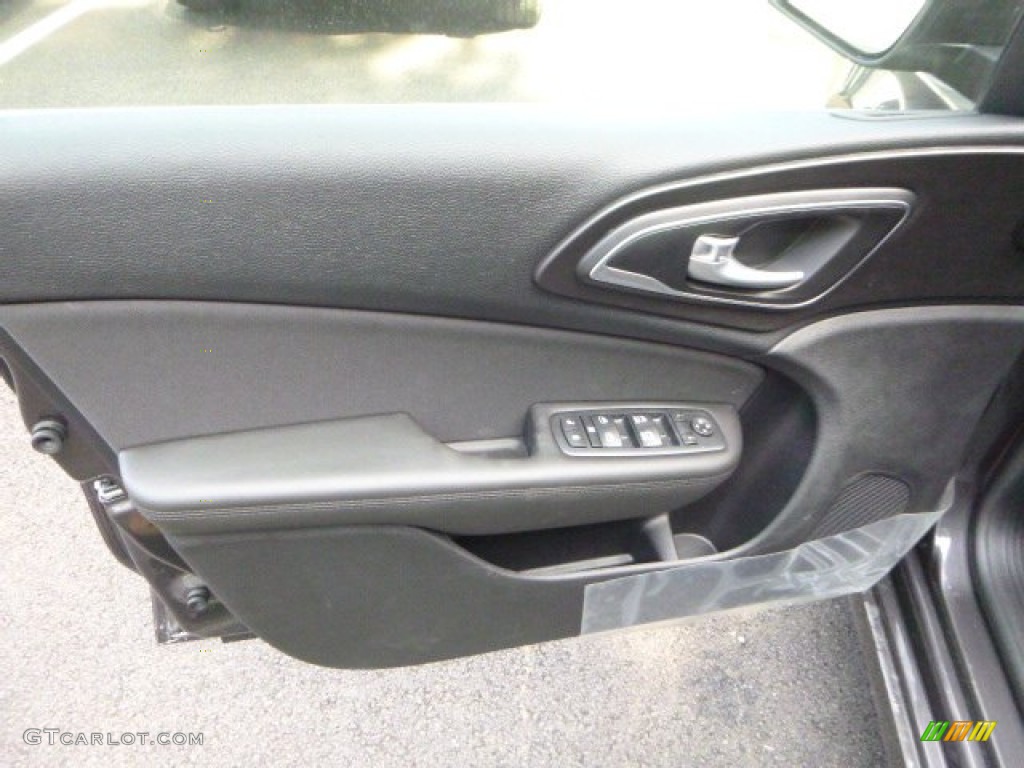2016 Chrysler 200 Limited Black Door Panel Photo #106396634