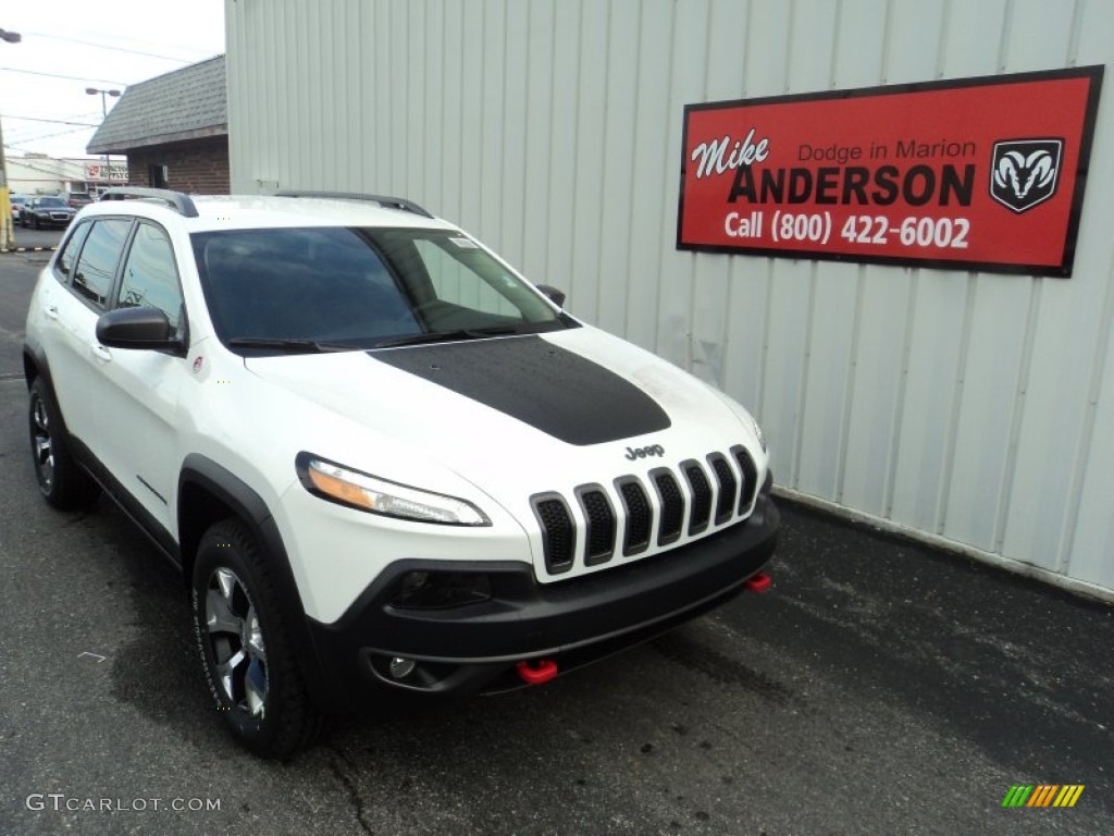 2016 Cherokee Trailhawk 4x4 - Bright White / Black photo #1