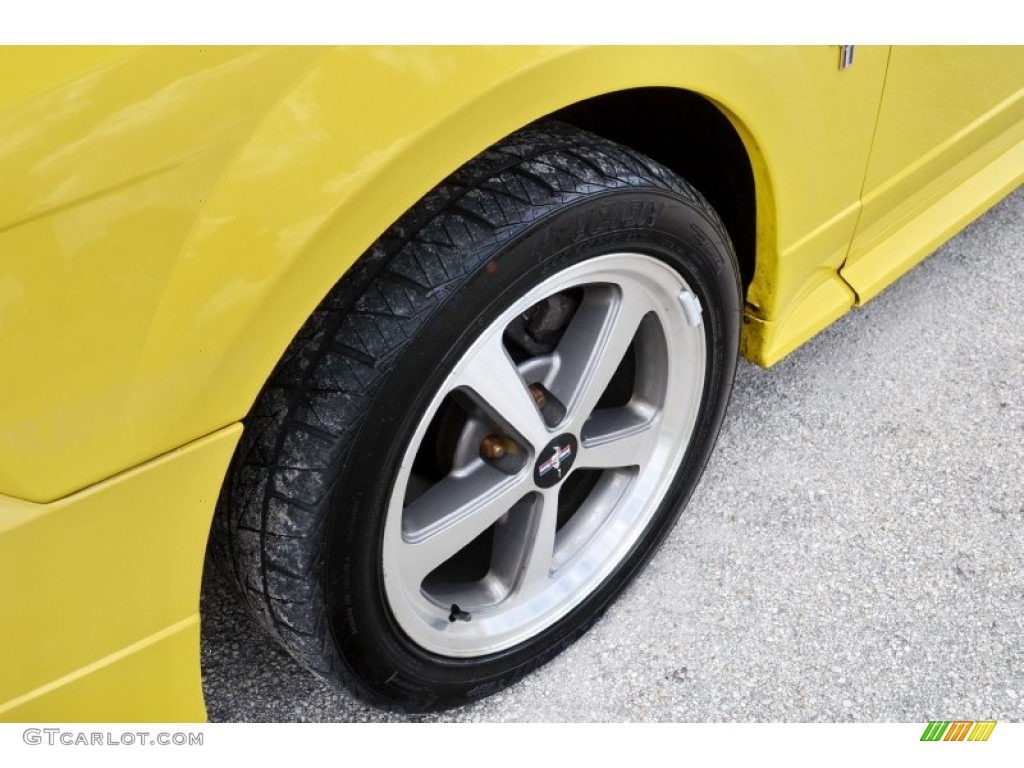 2002 Mustang V6 Coupe - Zinc Yellow / Medium Graphite photo #51