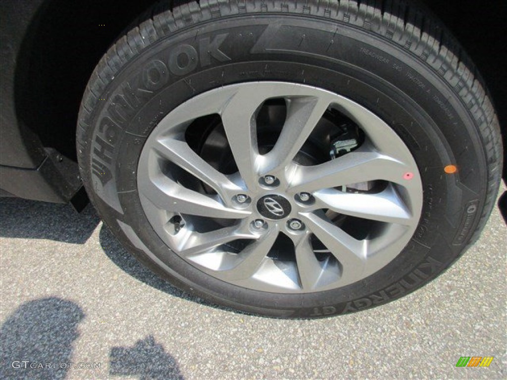 2016 Hyundai Tucson SE Wheel Photos